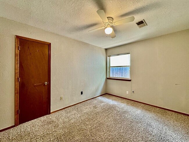 Building Photo - 11628 Lorene Ave