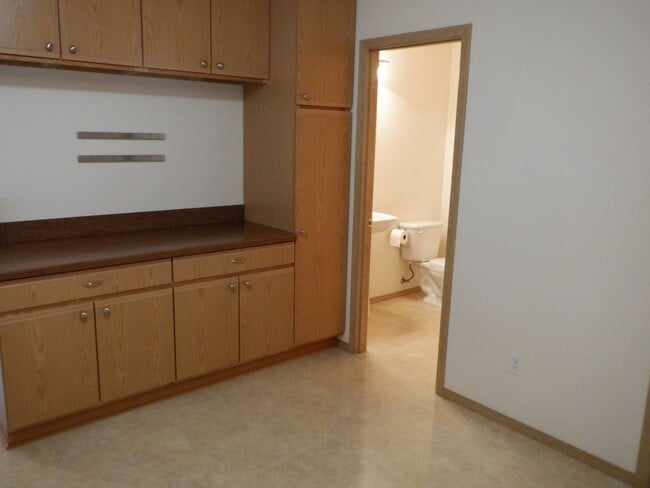 Building Photo - 1722 Cadborough Ln