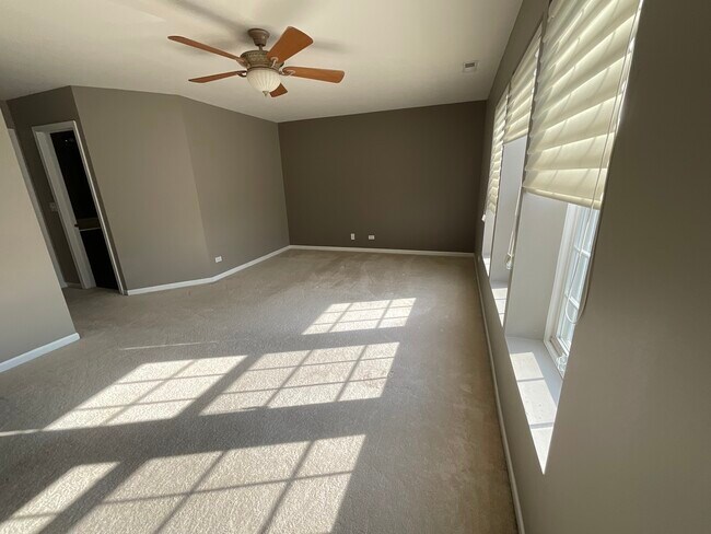 Building Photo - 3248 Bromley Ln