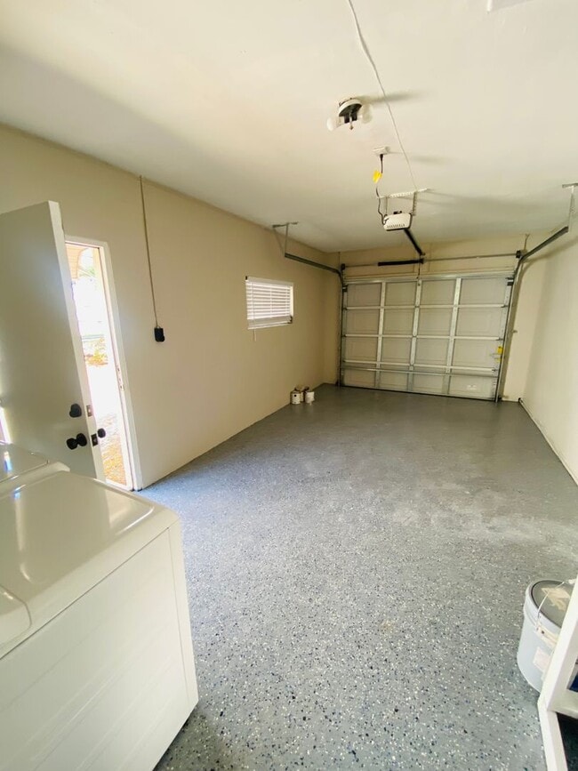 Building Photo - Stunning 2 Bed 2 Bath Winter Park Home!!!
