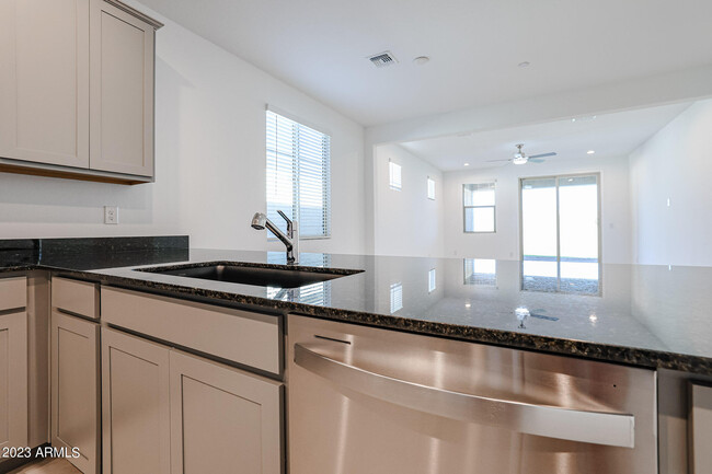 Building Photo - 13554 W Shifting Sands Dr