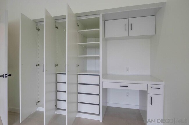 Building Photo - 14066 Crest Way