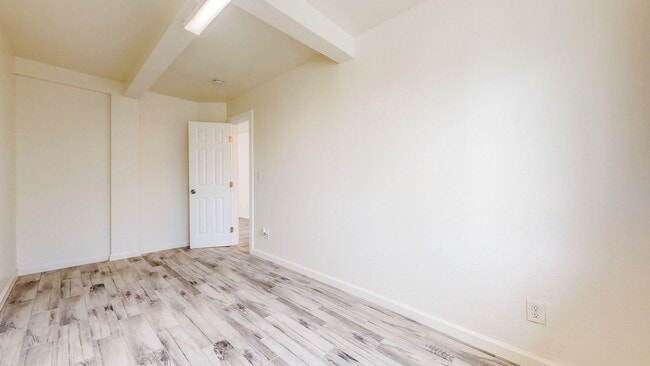 Building Photo - 2113 Dennis Ln