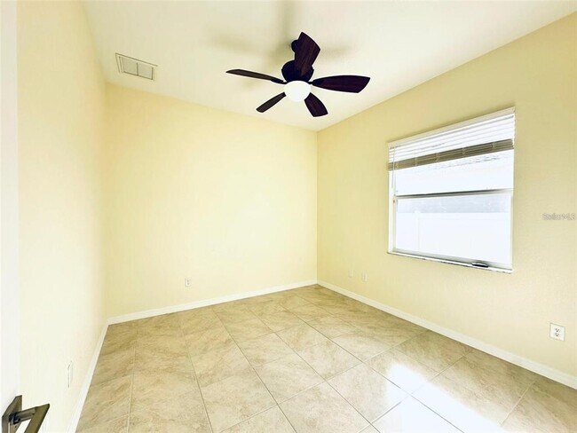 Building Photo - 9423 Rosebud Cir