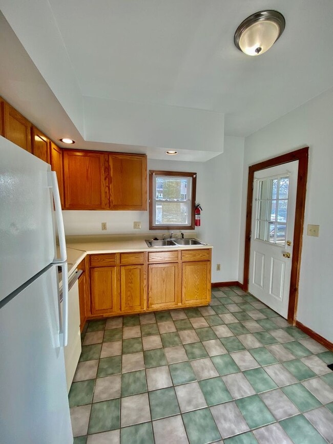 Building Photo - 120