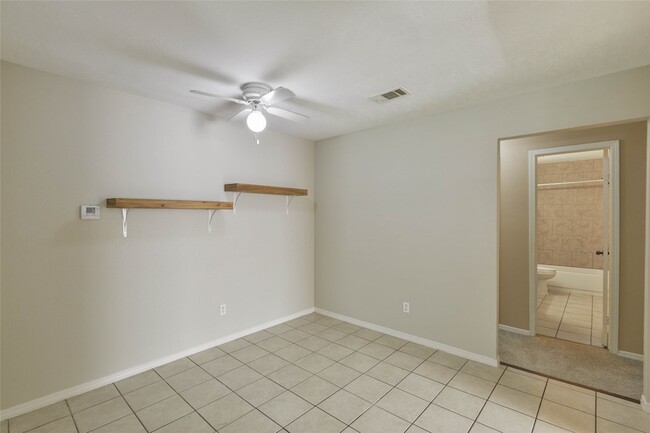 Building Photo - 28302 Doverbrook Dr
