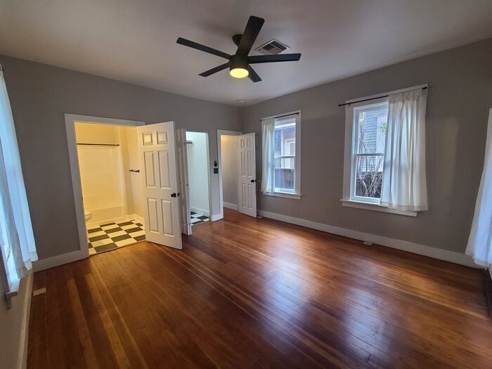 Building Photo - 710 N 6th Ave