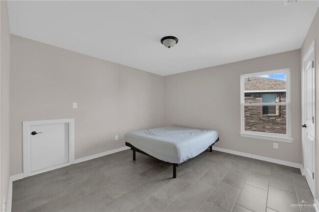 Building Photo - 20 N 33rd St