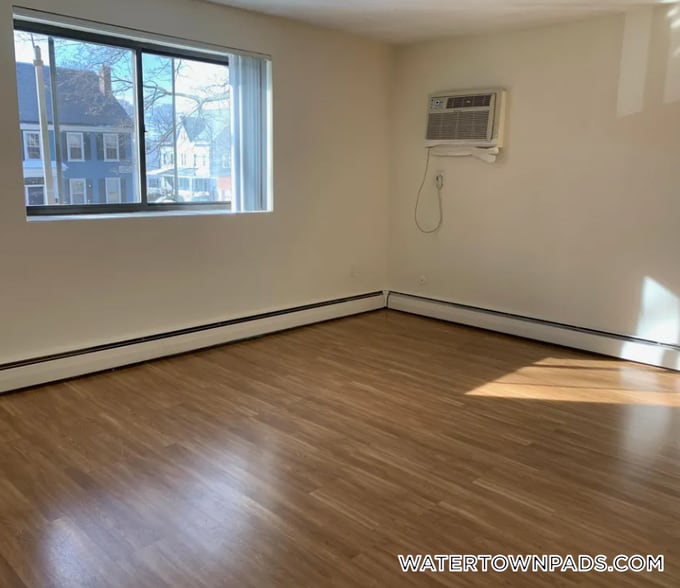 Building Photo - 245 Main St