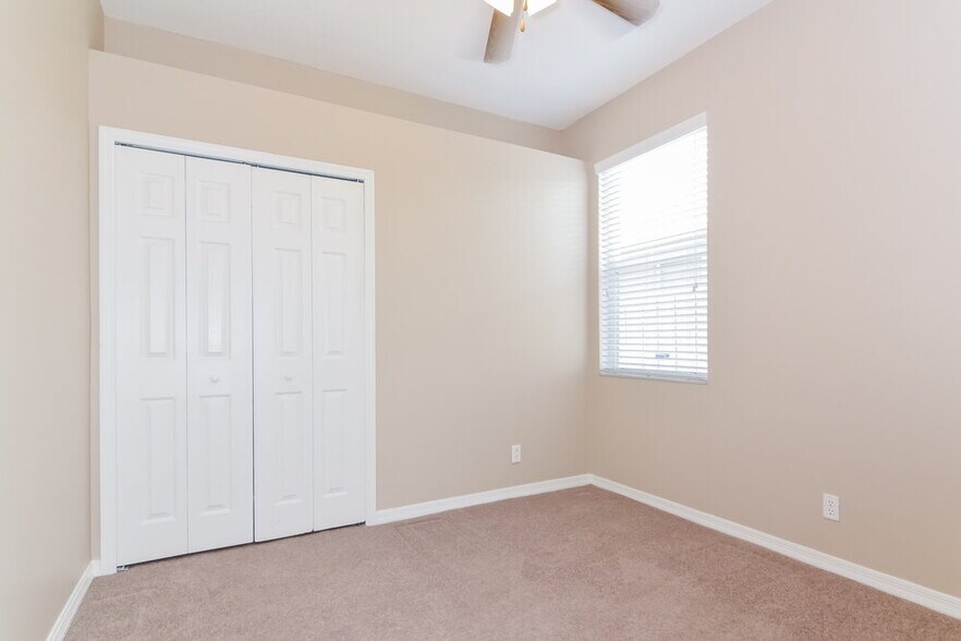 Building Photo - 1518 Wakefield Dr