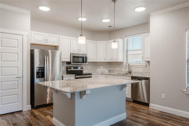 Building Photo - 240 Washington St