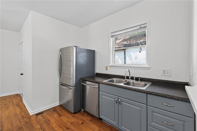 Building Photo - 1801 Evans Dr SW