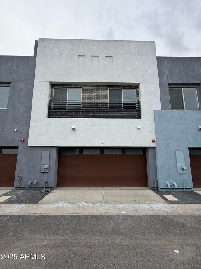 Building Photo - 733 E Commonwealth Ave