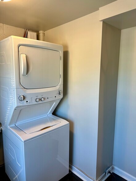 New washer/dryer, plenty of shelving, storage - 2304 Belle Ave NE