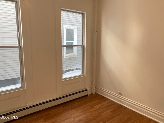 Building Photo - 407 Victory Ave