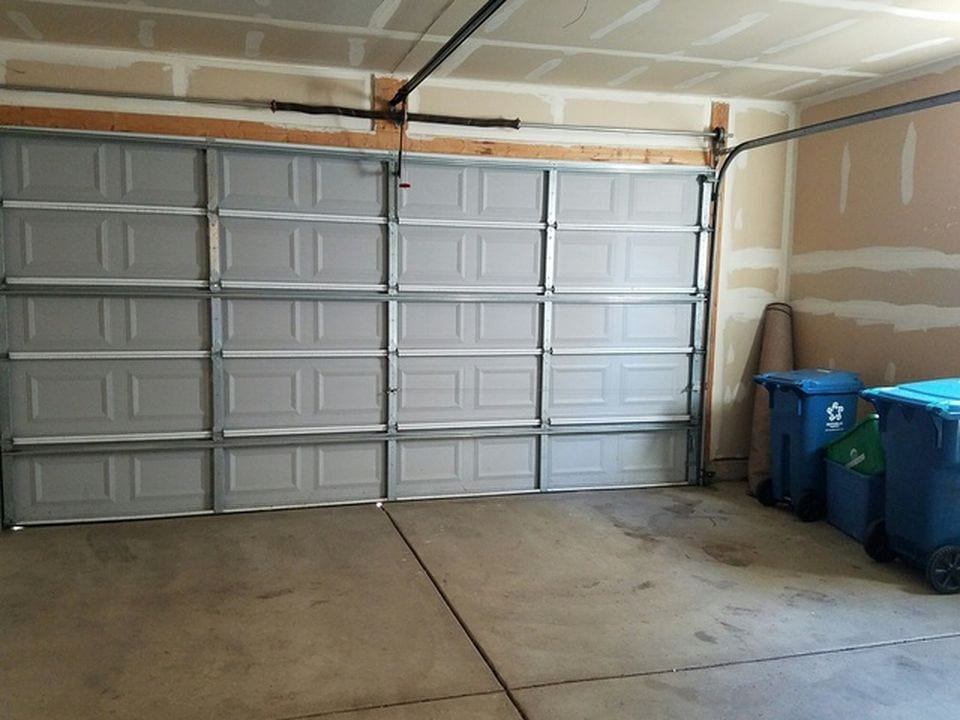 Building Photo - 2541 Hillsboro Blvd