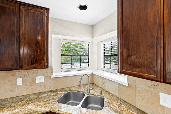Building Photo - This is the one that checks all the boxes.