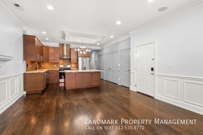 Building Photo - 2257 W Belmont Ave