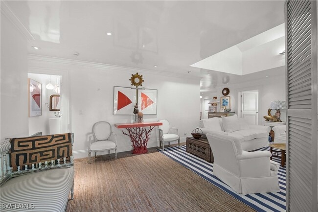 Building Photo - 295 6th St N