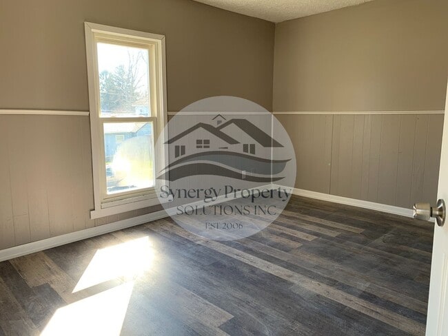 Building Photo - Nice home with Space to grow your Family!