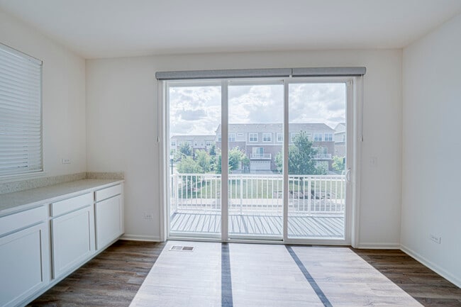 Building Photo - 2939 Showplace Dr