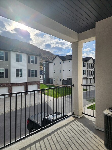 Building Photo - 4735 Alder Dr