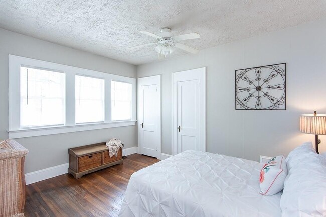 Building Photo - 2533 N Bayard St