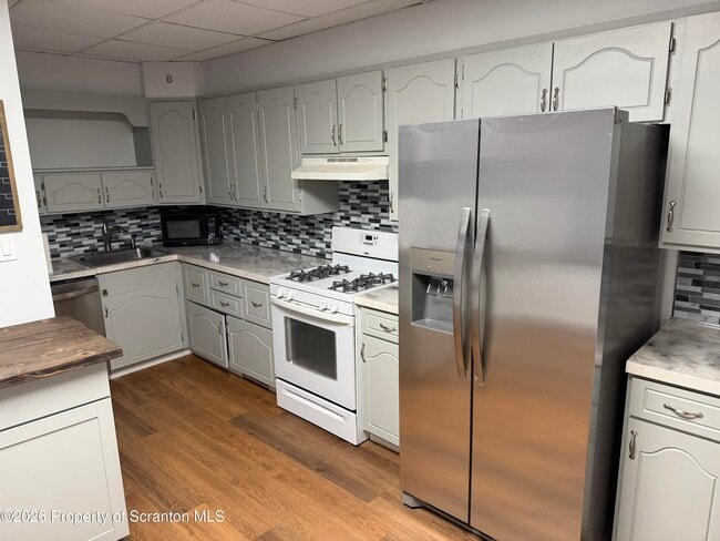 Building Photo - 1154 Murray St