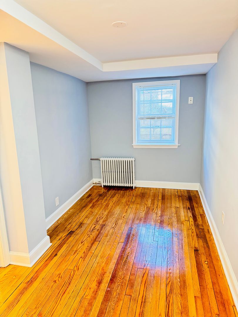 Building Photo - 816 Greenwood Cir