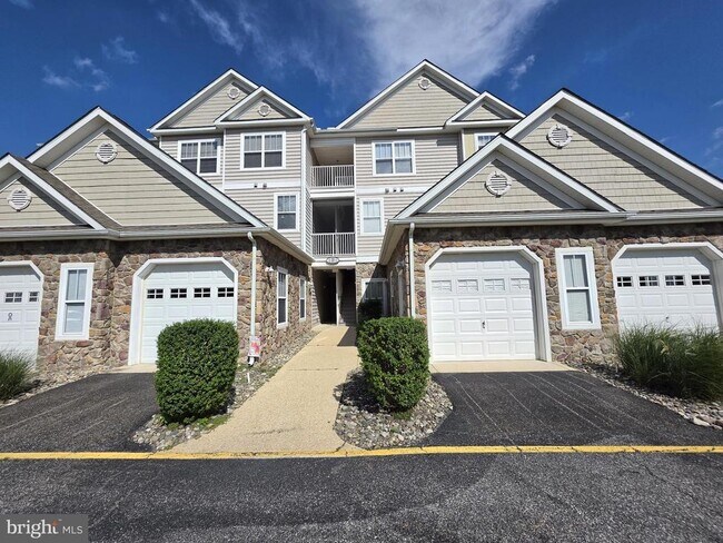 Building Photo - 3003L Heather Ln