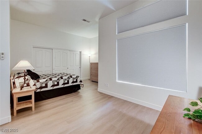 Building Photo - 9244 Pitching Wedge Dr
