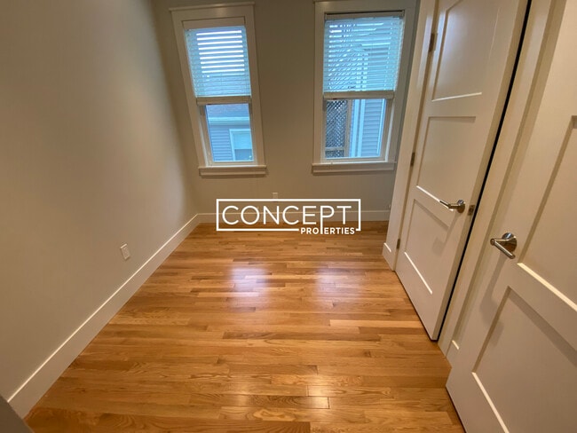 Building Photo - 70 Spring St