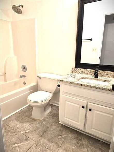 Building Photo - 245 Crofton Ridge