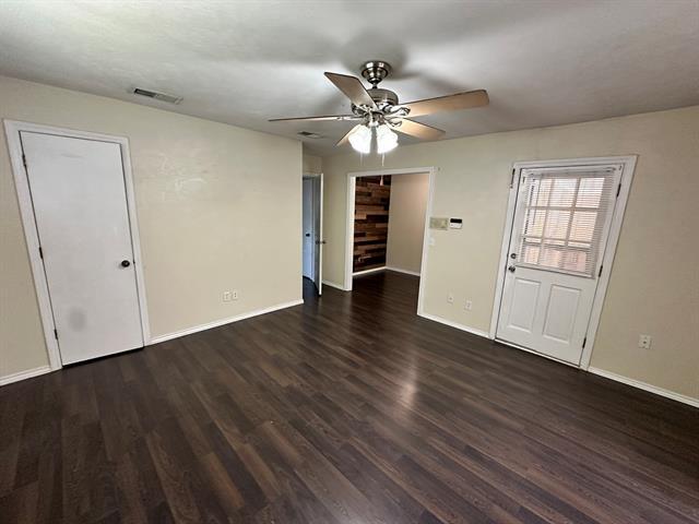 Building Photo - 502 Spring Willow Dr