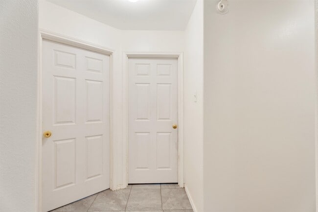 Building Photo - 823 Witherspoon Loop
