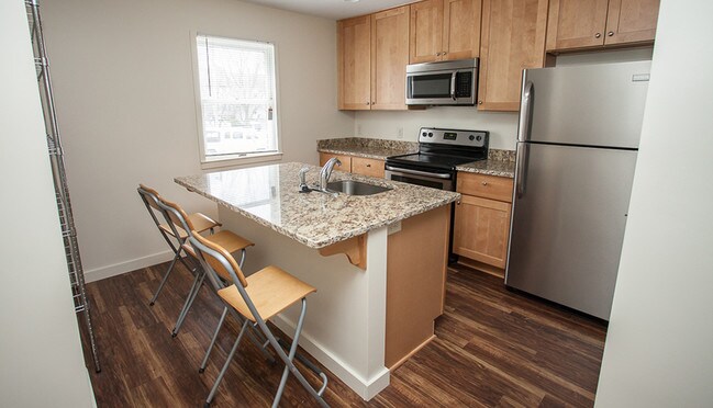 Remodeled kitchen with stainless appliances - 1218 Mountain View Dr
