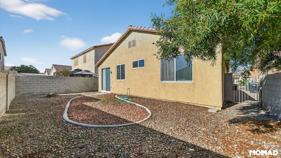 Building Photo - 1903 Giant Pine Ave