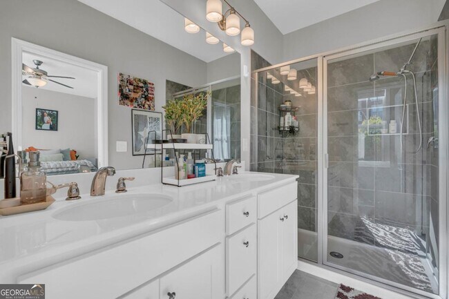 Building Photo - 1954 Sanford Dr