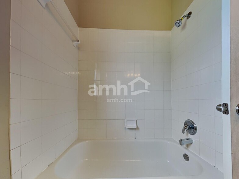 Building Photo - 10611 Walker Vista Dr