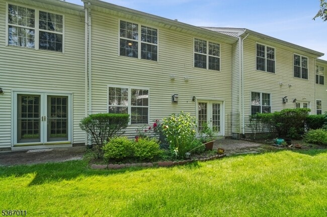 Building Photo - 315 Winthrop Dr