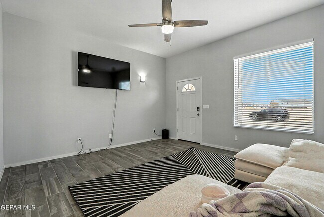 Building Photo - 837 Paseo Drusy Pl