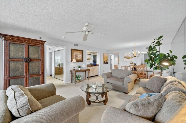 Building Photo - 5055 N Hwy A1A