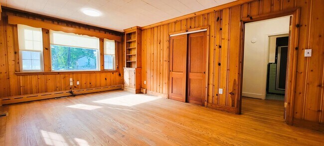 Building Photo - Remodeled brick bungalow with 1st floor li...