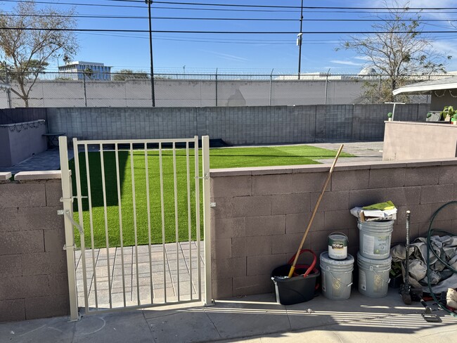 Building Photo - 2241 N Carroll St