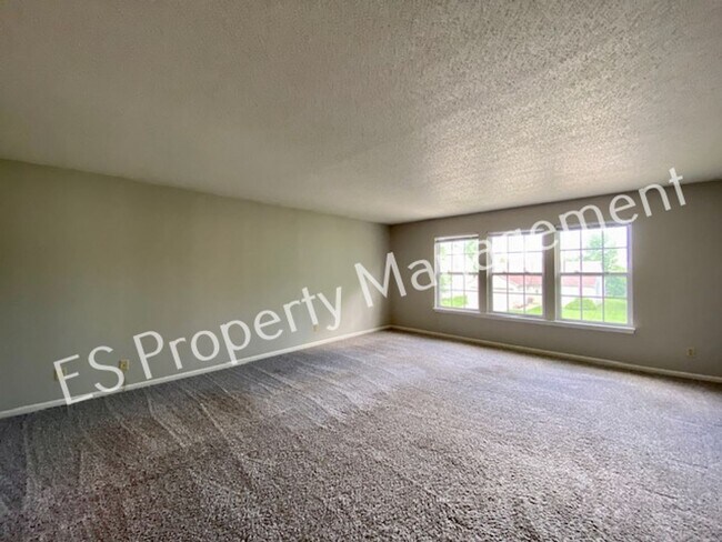 Building Photo - COMING SOON!! Gorgeous 3 Bedroom 2.5 Bath Home in Avon is Near Everything