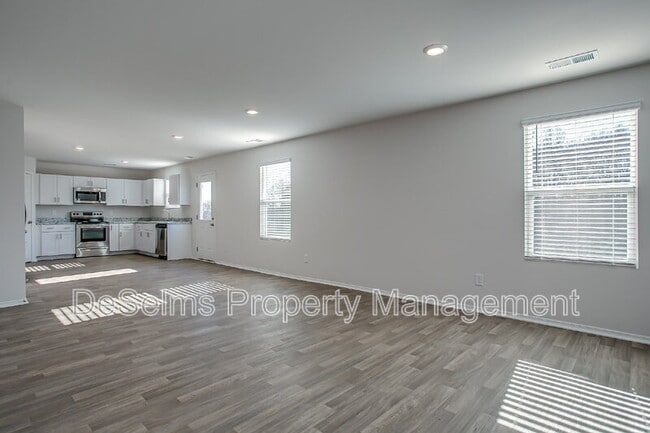 Building Photo - 2206 Yearling Dr