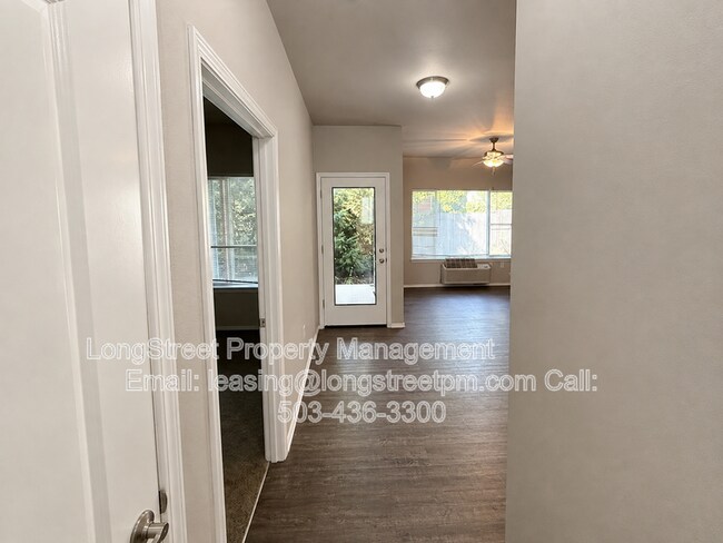Building Photo - 3655 Pleasant View Dr NE