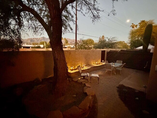 Building Photo - 2bd townhouse in Winterhaven