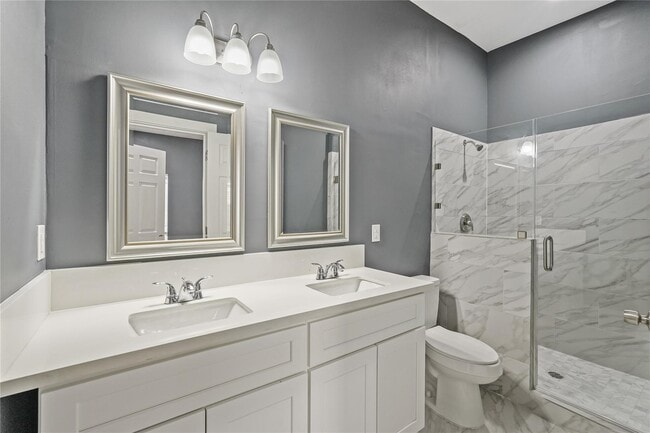 Building Photo - 2116 Bidwell Dr