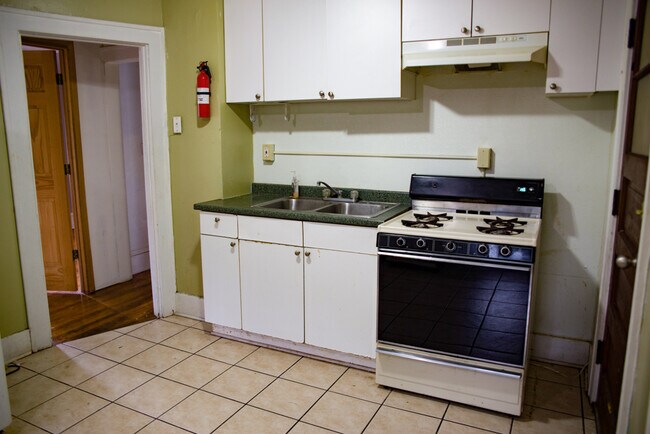 Building Photo - 1054 24th Ave SE